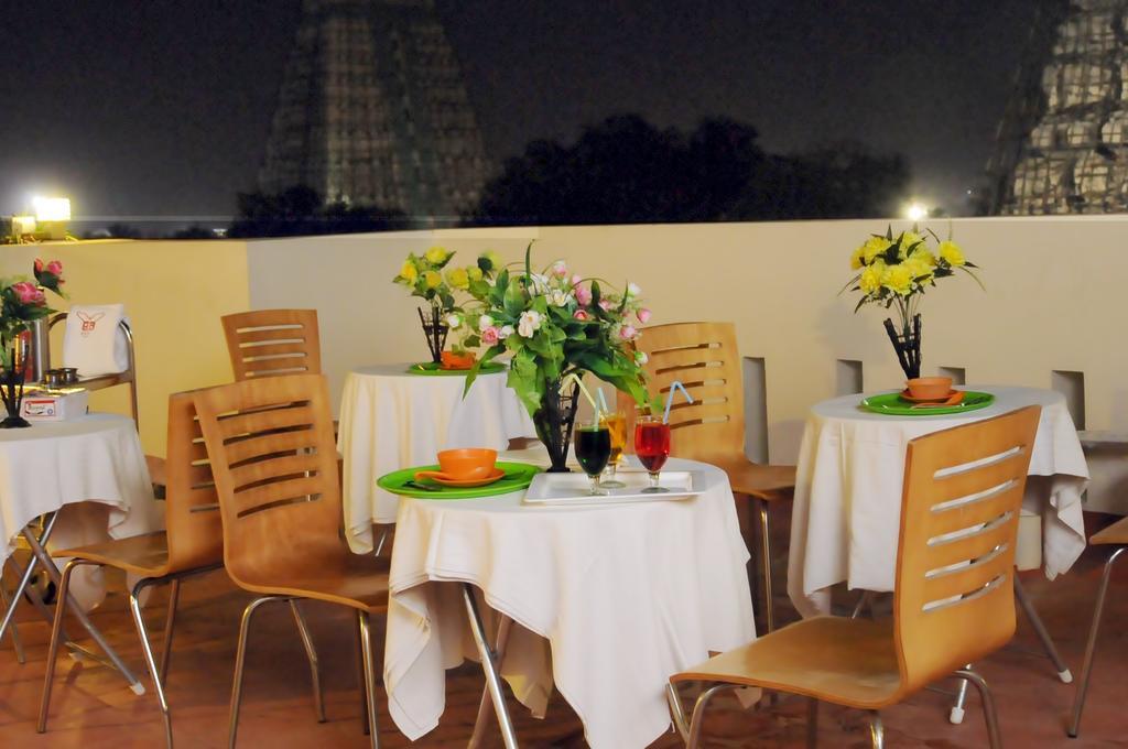 Sri Sarvesha JS Palace temple view Tiruvannāmalai Extérieur photo