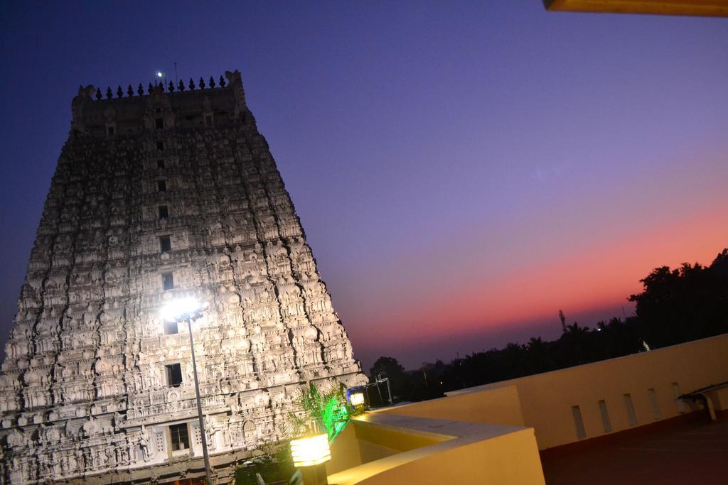 Sri Sarvesha JS Palace temple view Tiruvannāmalai Extérieur photo